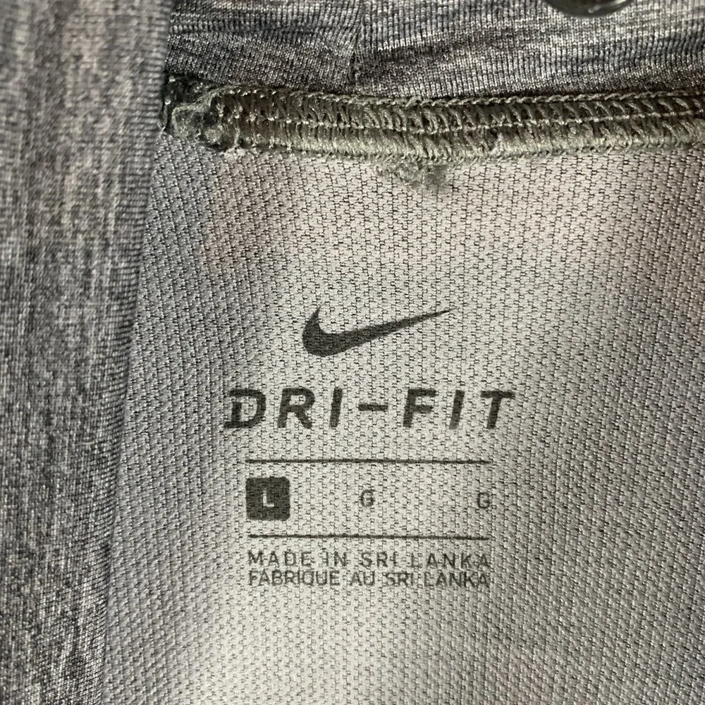 Nike women top